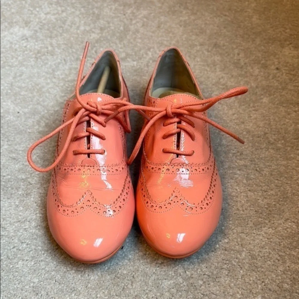 🕊️ Cole Haan Orange patent leather Oxford